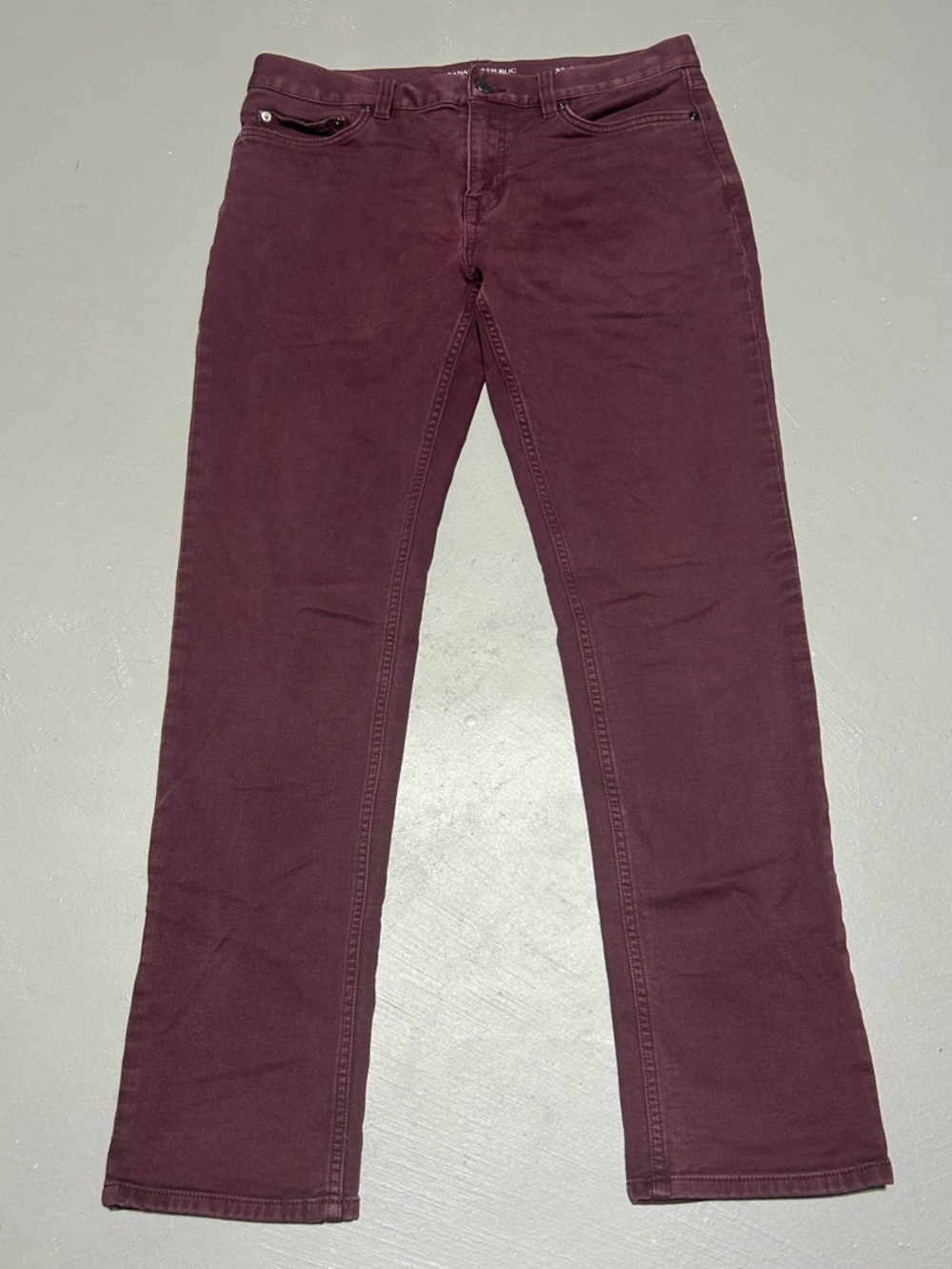 Banana Republic Blackberry Wine Traveler Slim Fit Stretch Pants (Men’s 33 x 32)